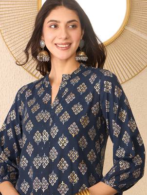 Women navy blue cotton blend floral printed regular top 2