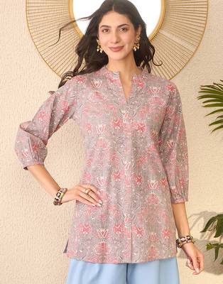 Women grey cotton blend floral printed regular top 5