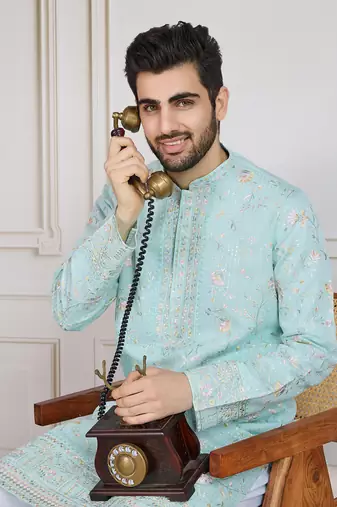 Green steel floral workkurta