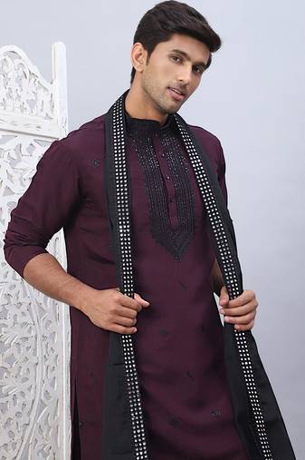 Maroon silk blend embroidered kurta pyjama set