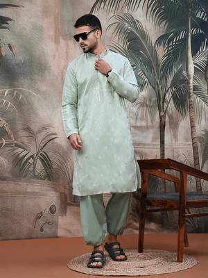 Greensequin chic pattern steelchikankari kurta 1