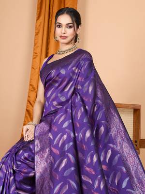 Woven double zari lavender soft silk blend partywear saree 3