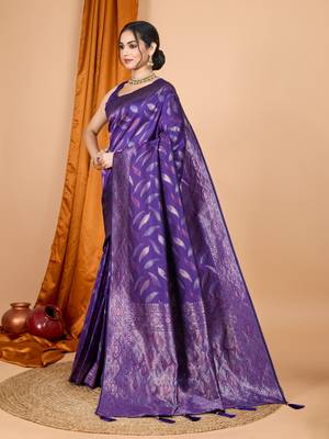 Woven double zari lavender soft silk blend partywear saree 4