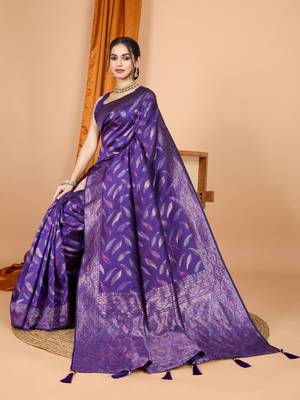 Woven double zari lavender soft silk blend partywear saree 5