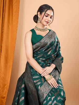 Woven double zari green soft silk blend partywear saree 3