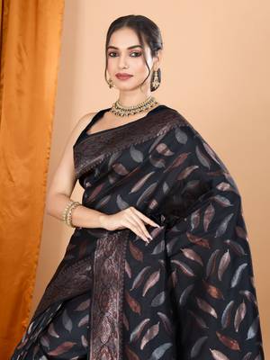 Woven double zari black soft silk blend partywear saree 3