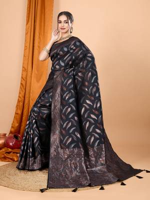 Woven double zari black soft silk blend partywear saree 5