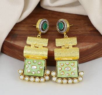 Gold finish vintage earrings 1