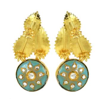 Gold finish vintage style earrings 2