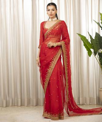 Laal andaaz saree set 1