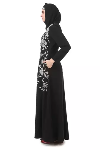 Contrast embroidery heavily flared abaya