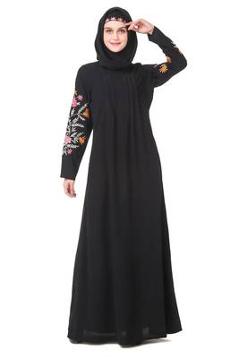 Embellished sleeve pleated front abaya 3