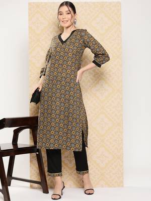 Yufta-women brown geometric print pure cotton kurta with pants set 5