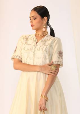 Ivory embroidered silk kurta sets 3
