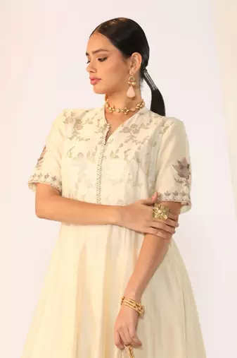 Ivory embroidered silk kurta sets