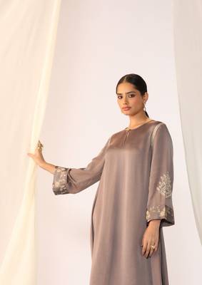 Grey embroidered linen kurta sets 3