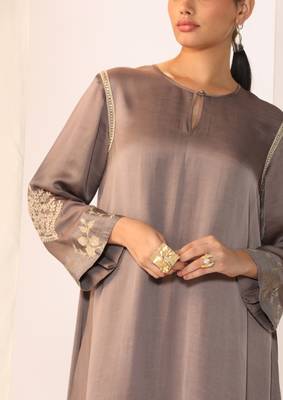Grey embroidered linen kurta sets 4