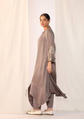 Grey embroidered linen kurta sets 5