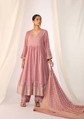 Baby pink woven silk kurta sets 1