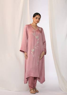Baby pink embroidered linen kurta sets 1