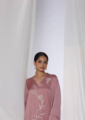 Baby pink embroidered linen kurta sets 3