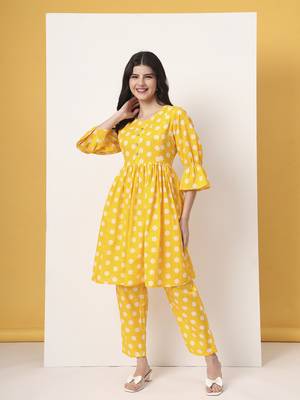 yellow cotton maternity gathered or pleated kurta pants set 1