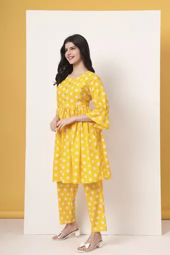 yellow cotton maternity gathered or pleated kurta pants set