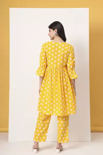 yellow cotton maternity gathered or pleated kurta pants set