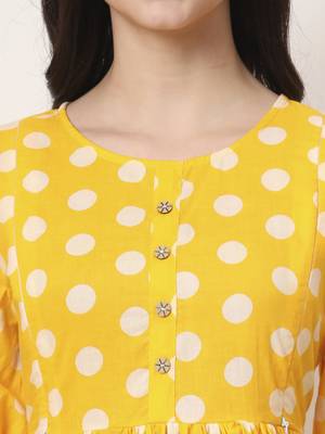 yellow cotton maternity gathered or pleated kurta pants set 4