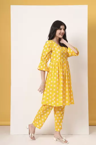 yellow cotton maternity gathered or pleated kurta pants set