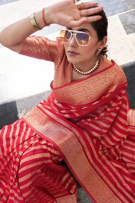 Light Pink Zari Woven Banarasi Soft Georgette Saree 3