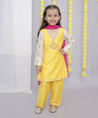 Mustard white chanderi emb kurta set 1