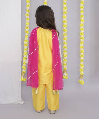 Mustard white chanderi emb kurta set 3