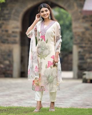 Women's Georgette Fabric Straight Kurta, Pant and Dupatta Set 3