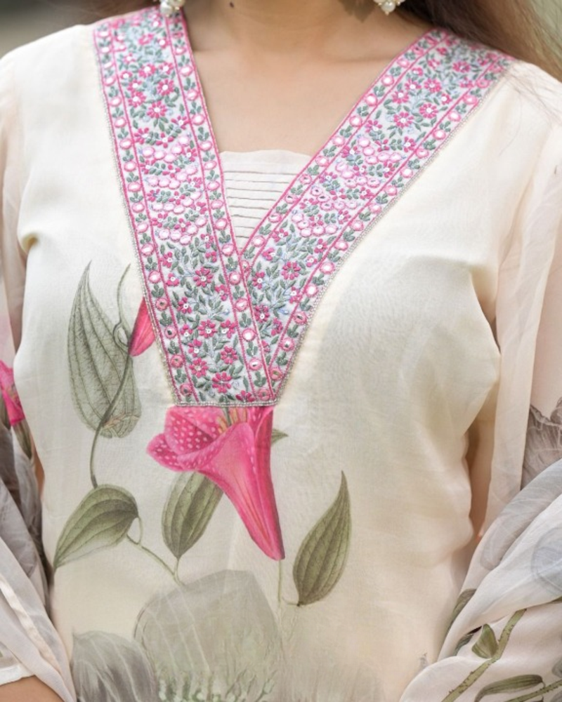 Women's Georgette Fabric Straight Kurta, Pant and Dupatta Set