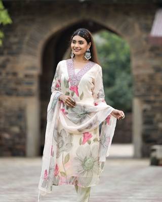Women's Georgette Fabric Straight Kurta, Pant and Dupatta Set 5
