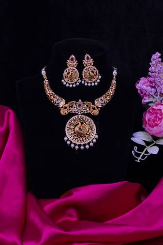 Gold plated peacock necklace set