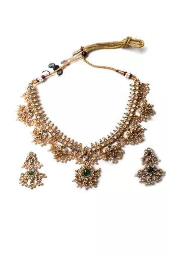 Gold plated short guttupusallu necklace set