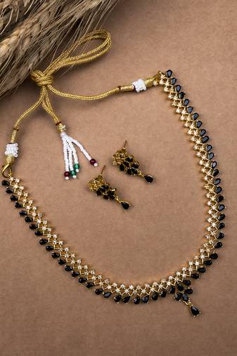 Trivami black ad stone necklace set