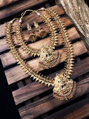 Glossy gold finish double line jewellery set 1