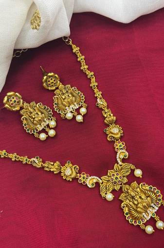 Antique gold south indian short necklace set