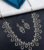 Silver plated sleek leaf necklace set