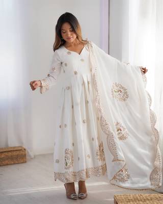 Designer wedding wear suit for women 2
