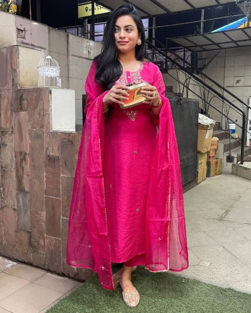 Women's Viscose Chanderi Fabric Straight Kurta, Pant and Dupatta Set