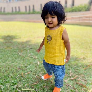 Organic zoo bag with jhabla, check angarakha & pants 1