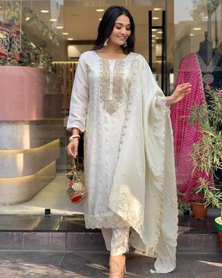 Women's Viscose Straight Kurta Pant and Dupatta Set 1