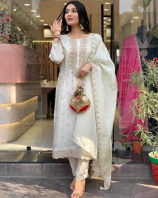 Women's Viscose Straight Kurta Pant and Dupatta Set 2