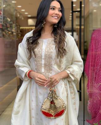 Women's Viscose Straight Kurta Pant and Dupatta Set 4