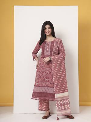 cotton pink kurta dupatta set with lace detailing 1