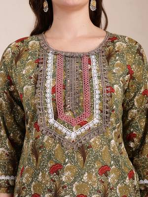 green cotton lace work on yoke straight kurta dupatta pant set 4